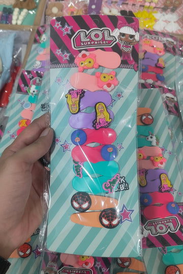 Chracter tiktak pins.