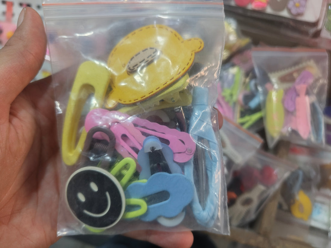 Mix fancy pins (different designs)